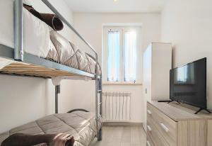 Μια τηλεόραση ή/και κέντρο ψυχαγωγίας στο La Vie est Belle