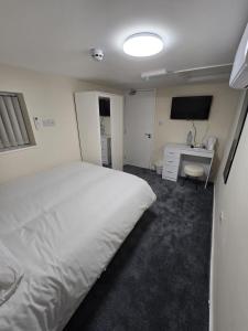 Зображення з фотогалереї помешкання Zaheer's Hotel у місті Болдок