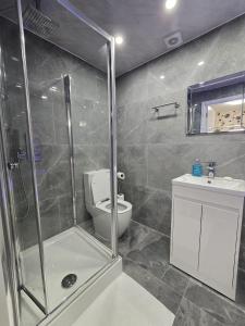 Koupelna v ubytování Zaheer's Hotel