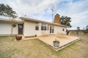 Gallery image of Historic 'Hoffmann Ranch Haus' Near Wineries! in Fredericksburg