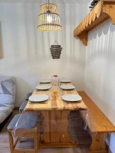 Et opholdsområde på Appartement 4 a 6 Risoul pieds des pistes + 6 billeder