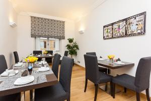 A seating area at Domus Best Guest House