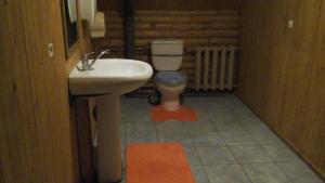 Phòng tắm tại Kryzbarkas +28 ảnh