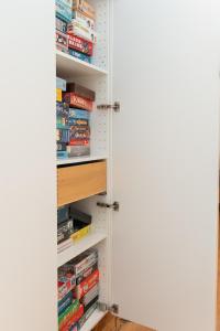 A biblioteca deste apartamento