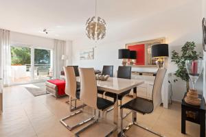 Posezení v ubytování Sea View Flat Close To The Beach