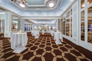 Restoran või mõni muu söögikoht majutusasutuses Lausanne Palace