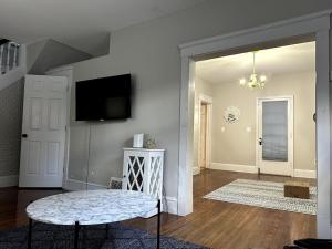 Φωτογραφία από το άλμπουμ του Massive 3 bedroom σε Lakewood
