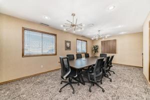 Fotografie z fotogalerie ubytování Stony Plain Inn & Suites v destinaci Stony Plain