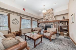 Posezení v ubytování Stony Plain Inn & Suites