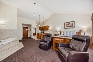Posezení v ubytování Stony Plain Inn & Suites