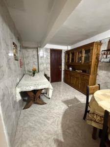 Mynd úr myndasafni af Sítio com piscina e churrasqueira í Guapimirim