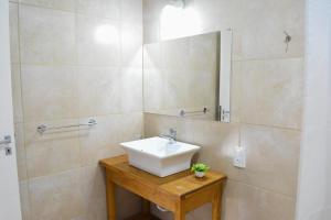 Et badeværelse på Apart Punto Norte + 49 billeder