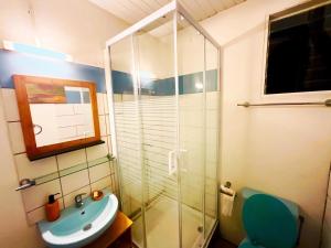 Kamar mandi di Shalom Experience - WIFI - Calme