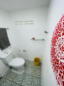 Koupelna v ubytování Vanara Bungalows + 37 fotografií