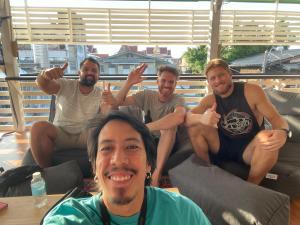 Green Cabin Hostel的阳台或露台