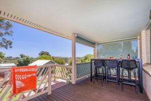 Balkon atau teras di Moore than a Shack