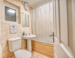 Koupelna v ubytování Butland Cottage