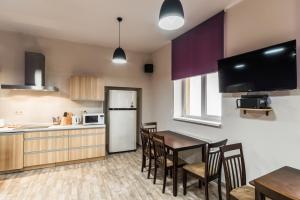 Kuchyň nebo kuchyňský kout v ubytování Gar'is Hostel Lviv