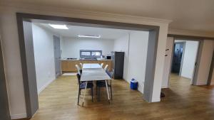 Kuchyň nebo kuchyňský kout v ubytování Elegance hotel hwangridan