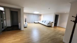 Postel nebo postele na pokoji v ubytování Elegance hotel hwangridan