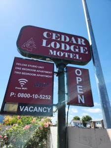 Certifikát, hodnocení, plakát nebo jiný dokument vystavený v ubytování Cedar Lodge Motel Hamilton