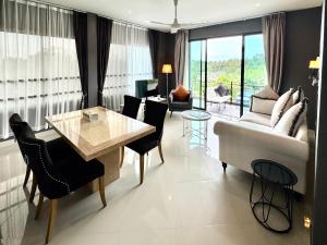 Гостиная зона в Klong Muang Beach Apartment
