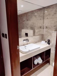 Ένα μπάνιο στο Heena Heritage Resort