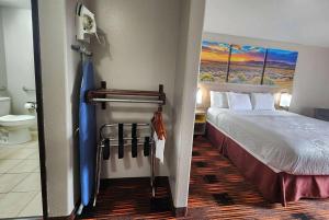 Postel nebo postele na pokoji v ubytování Days Inn by Wyndham Lumberton