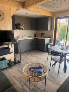 Dapur atau dapur kecil di Cottage du Valier avec bain nordique +4 gambar