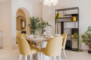 Fotografie z fotogalerie ubytování Espacioso y encantador apartamento en las gaviotas v destinaci Marbella