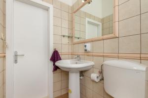 Kúpeľňa v ubytovaní Apartments Aspalathos