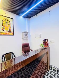 Ruang duduk di RAVINDRA GEETA Inn