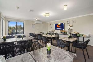 Televisyen dan/atau pusat hiburan di Comfort Inn Serenity Bathurst