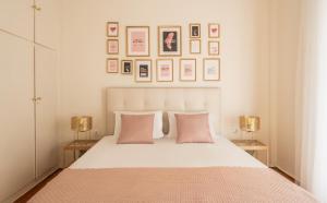 Postel nebo postele na pokoji v ubytování Emilia Athens