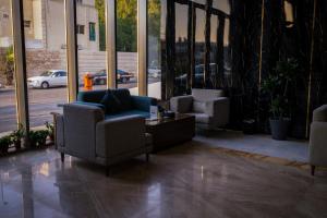Posezení v ubytování Mirnian Hotel