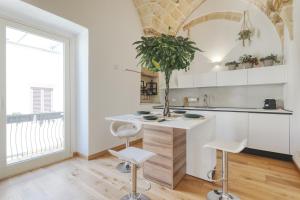 Foto dalla galleria di GUACETO APARTMENT Luxury Properthy With pool on the terrace a Mesagne