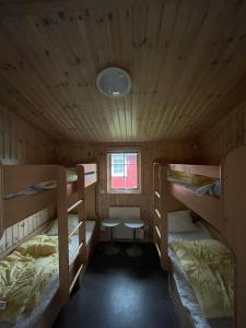 Postel nebo postele na pokoji v ubytování Skara Stads-camping & Stugby + 37 fotografií