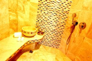Koupelna v ubytování Orucoglu Oreko Hotel