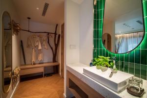 Koupelna v ubytování Me Saigon Boutique Hotel