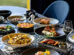 Toit hotelli aladel või selle läheduses