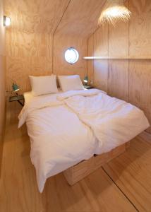 Foto dalla galleria di Centrally located luxury family home with views and garden a Oud-Ade Altre 44 foto