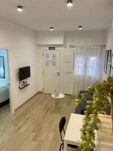 Μια τηλεόραση ή/και κέντρο ψυχαγωγίας στο Los Mellis - María Zambrano Estación de Tren & Bus