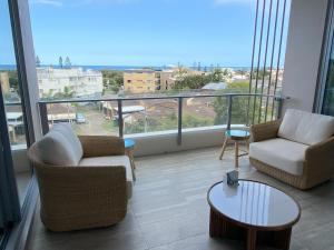 Khu vực ghế ngồi tại NEW BEACH Luxury 3B 2B unit - Ocean Views - 250m 2 BUDDINA BEACH! +58 ảnh