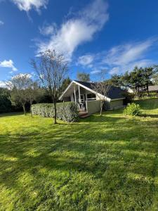 Imagine din galeria proprietății Lovely Holiday Home With Both Spa And Sauna At Nymindegab Plantation în Lønne Hede