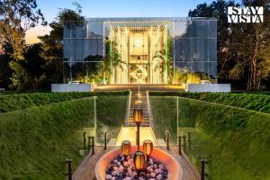 Zahrada ubytování The Crystal Hall India's only all Glass Villa