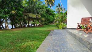 Gallery image of Moonlight beach in Dickwella