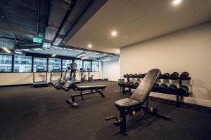 Fitness centrum a/nebo fitness zařízení v ubytování Box Hill Whitehorse Haven 2B2BApt Free Parking