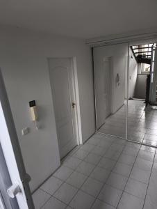 ヴロツワフにあるDom blisko lotniska i Areny Tarczyńskiegoのギャラリーの写真