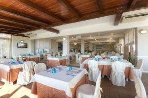 Gallery image of Hotel Le Cave in Sirolo
