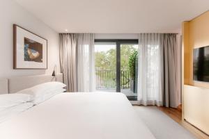 Posteľ alebo postele v izbe v ubytovaní BoHo Hotel Budapest - Small Luxury Hotels